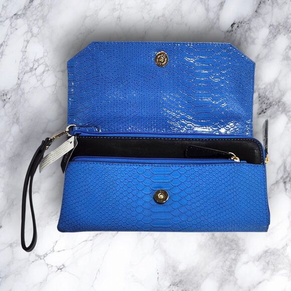 NWT GUESS Blue Faux Snakeskin Clutch RARE Wristlet Leopard Accent Logo Plate New - Picture 4 of 10